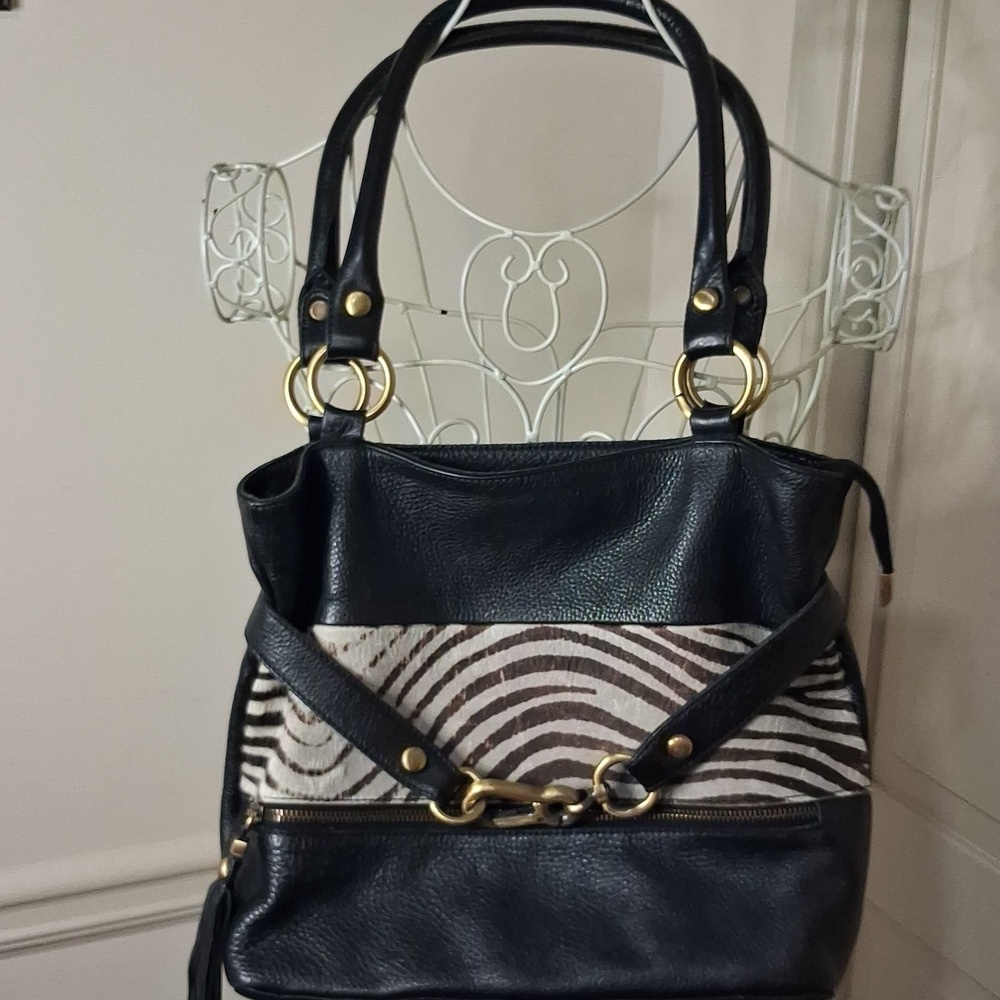 Innue Black and Brown Women's Handbag